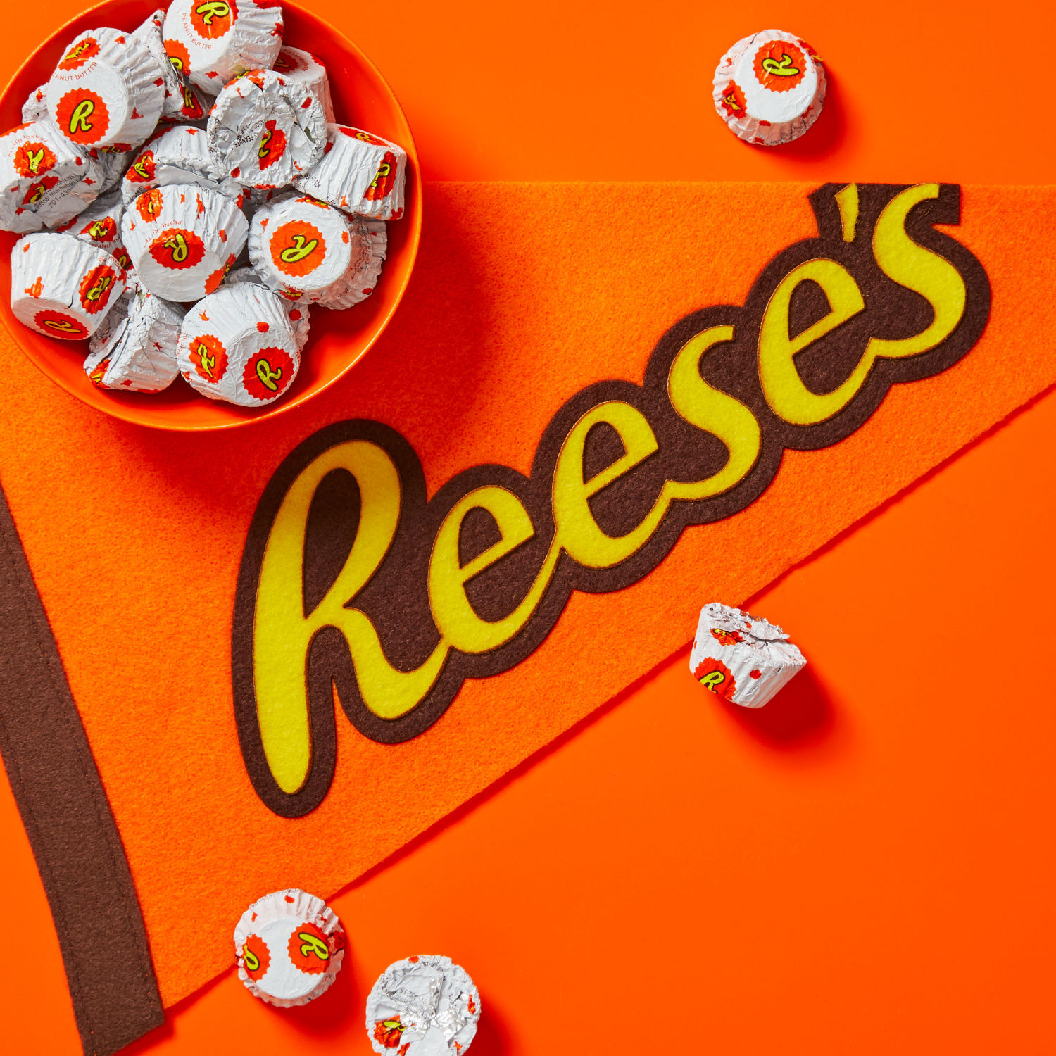 REESE'S White Creme Peanut Butter Cups Miniatures 10.5oz Candy Bag $5.99 4 REESE'S White Creme Peanut Butter Cups Miniatures 10.5oz Candy Bag $5.99