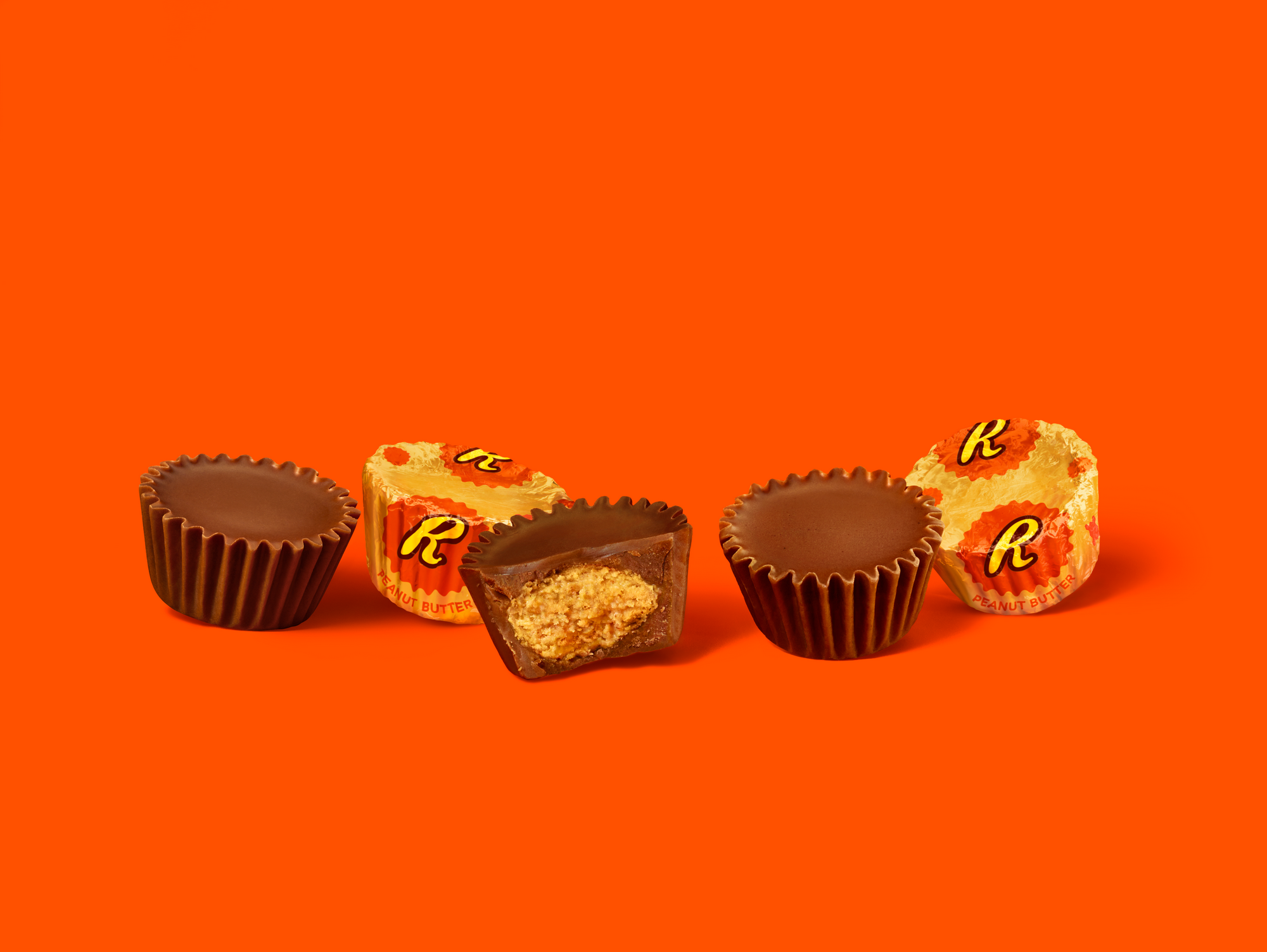 REESE'S Milk Chocolate Peanut Butter Cup Miniatures Bulk 25 lbs Candy Box $149.99