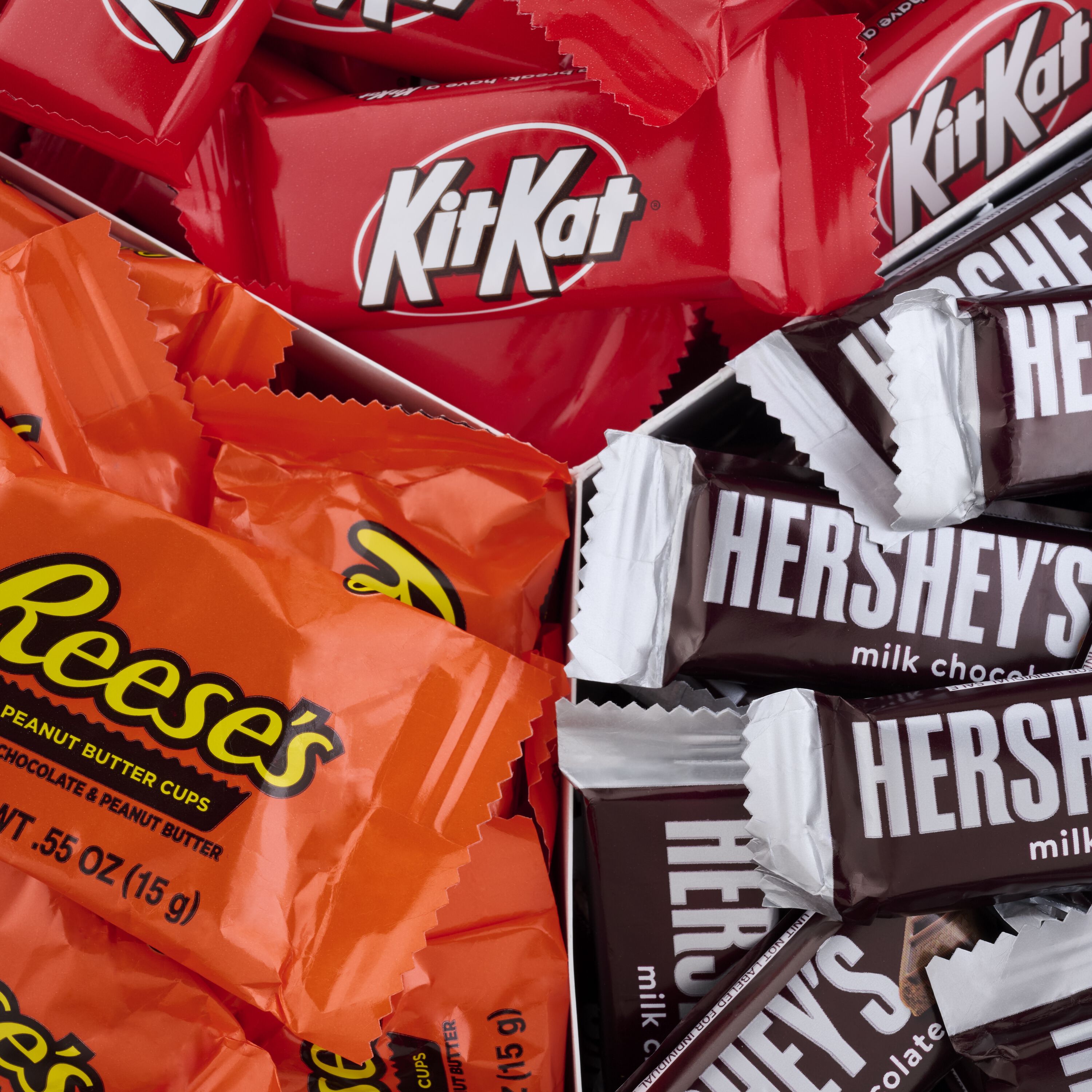 HERSHEY’S Assorted Snack Size Gold Gift Tin, 7 lbs $69.99